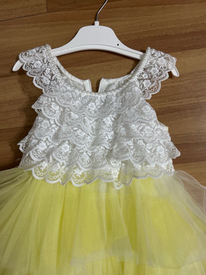 Kız Çocuk Sarı Fırfırlı Nakışlı Elbise - Görsel 3