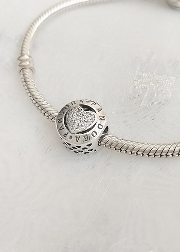 Beden Pandora Signature Kalp Charm