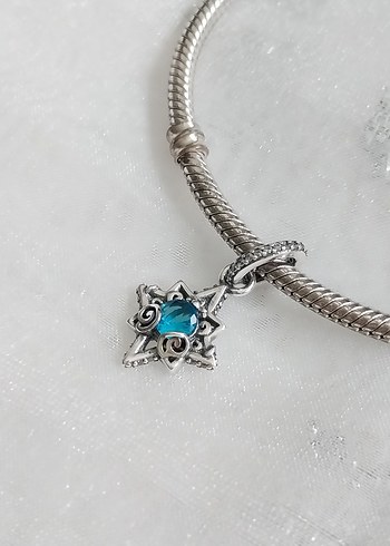 Beden Pandora Cindirella Mavi Yıldız Charm