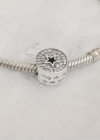 Pandora Pave Yıldız Tebrikler Charm