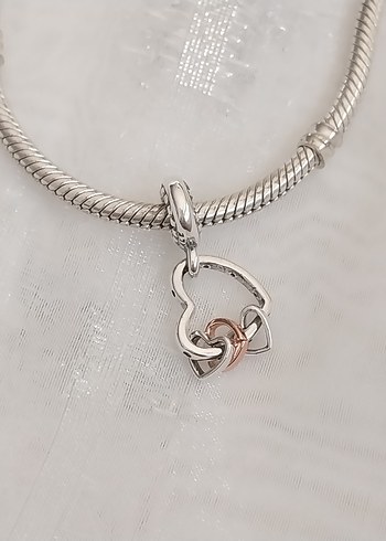 Pandora Vurgulu Kalpler Charm