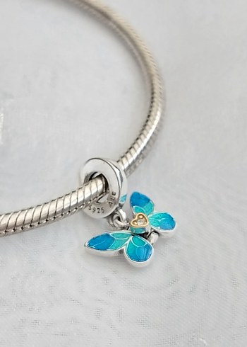  Beden Pandora Mavi Kelebek Sallantılı Charm
