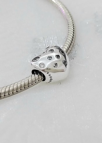 Beden gri Renk Pandora Şeffaf Taşlı Kalp Charm