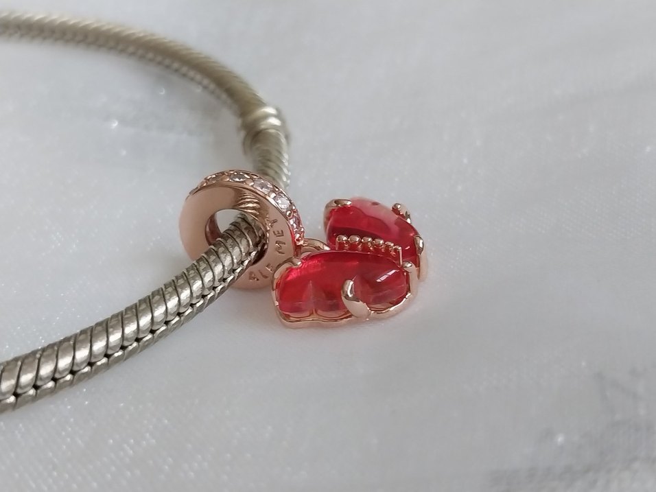 Pandora Pembe ve Sarı Murano Camı Kelebek Sallantılı Charm - Görsel 4