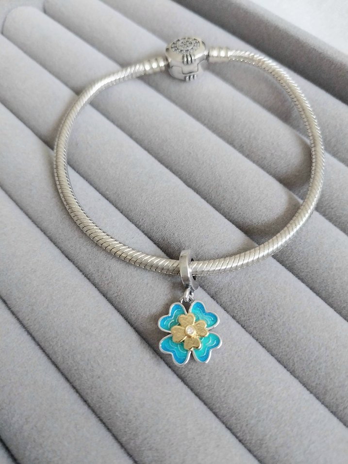 Pandora Dört Yapraklı Yonca Charm - Görsel 3