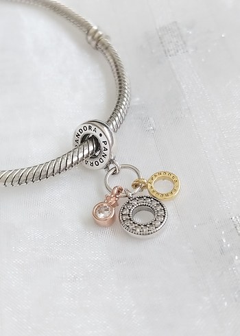 Pandora Üçlü Monogram ve Logolu Sarkan Charm - Görsel 4