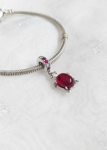 Pandora Murano Camı Kırmızı Deniz Kaplumbağası Sallantılı Charm - Görsel 3