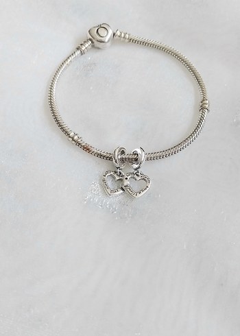 Pandora Ayrılabilir Kız Kardeş Kalp Charm - Görsel 2