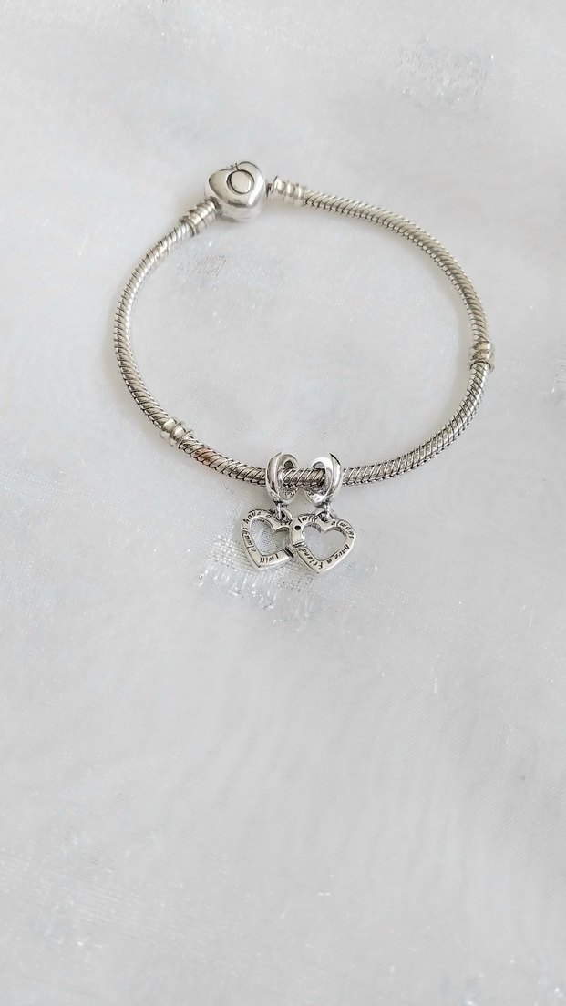 Pandora Ayrılabilir Kız Kardeş Kalp Charm - Görsel 2