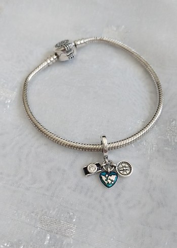 Pandora Kamera Kalp Pusula Üçlü Sallantılı Charm - Görsel 2