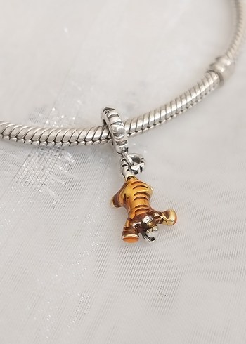 Pandora Kaplan Tigger Sallantılı Charm - Görsel 3