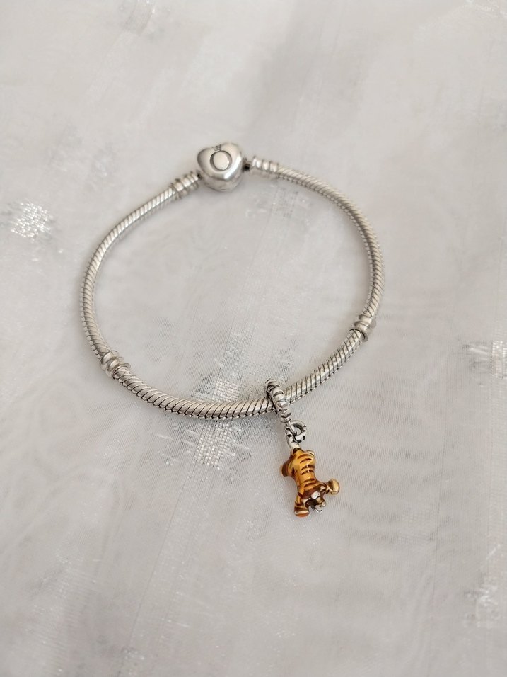 Pandora Kaplan Tigger Sallantılı Charm - Görsel 2