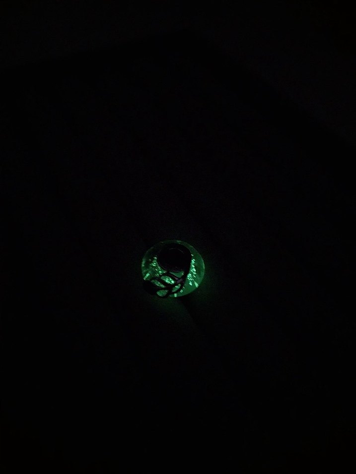 Karanlıkta Parlayan Beyaz Murano Charm - Görsel 4