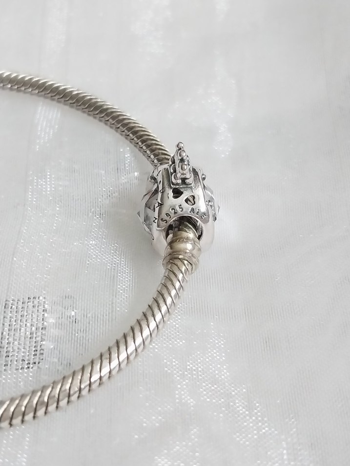 Pandora Şeffaf Taşlı O Taç Charm - Görsel 4