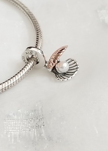 Pandora Pandora İnci Detaylı Deniz Kabuğu Charm