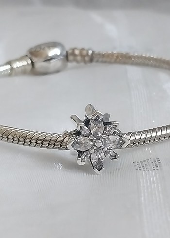 Pandora Pandora Işıltılı Kuzey Yıldızı Charm