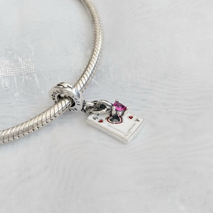 Pandora Disney Kupa Kızı Charm - Görsel 3