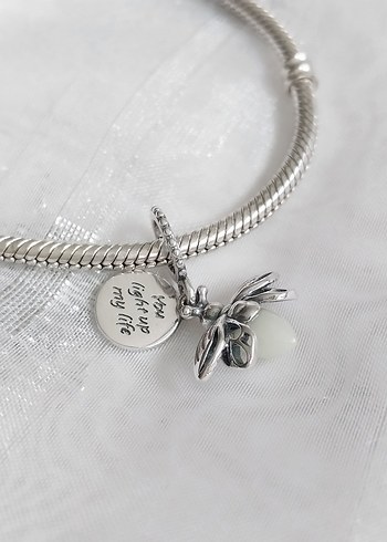 Pandora Karanlıkta Parlayan Ateşböceği Charm - Görsel 2