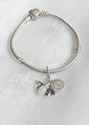 Pandora Karanlıkta Parlayan Ateşböceği Charm - Görsel 3