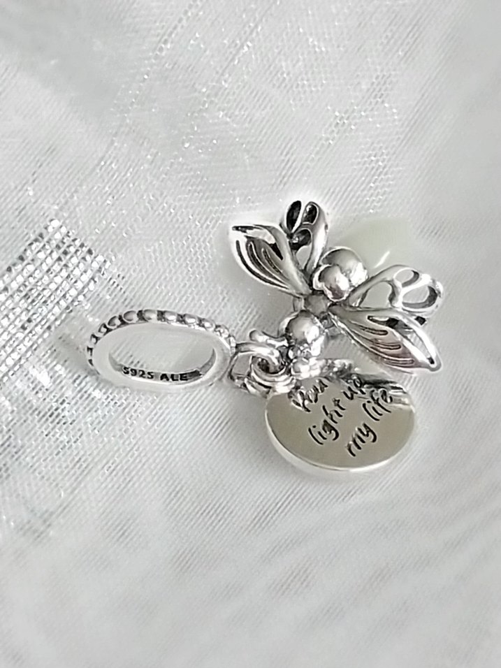 Pandora Karanlıkta Parlayan Ateşböceği Charm - Görsel 4