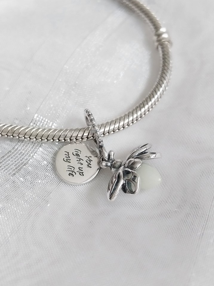 Pandora Karanlıkta Parlayan Ateşböceği Charm - Görsel 2