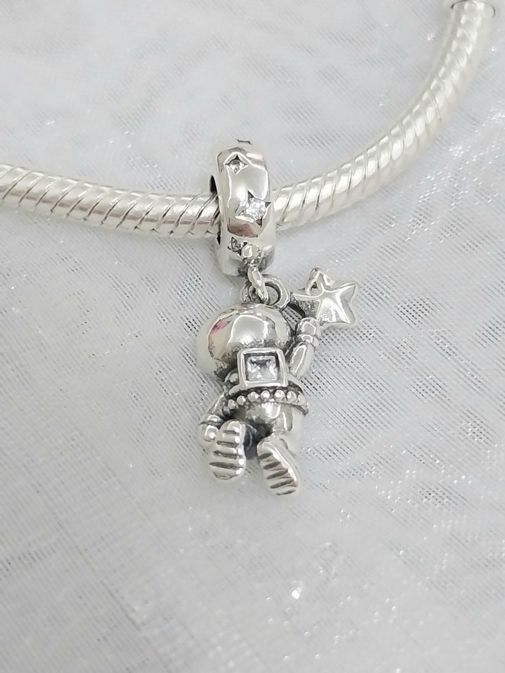 Pandora Uzaydaki Astronot Charm - Görsel 3