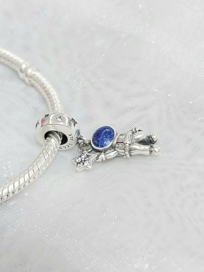 Pandora Uzaydaki Astronot Charm - Görsel 4