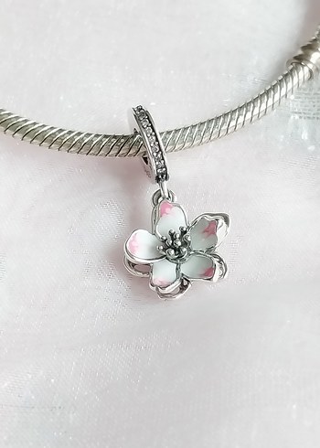 Pandora Kiraz Çiçeği Charm - Görsel 2