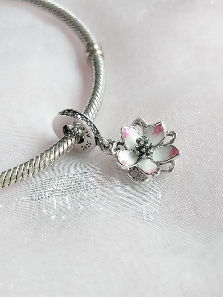 Pandora Kiraz Çiçeği Charm - Görsel 3