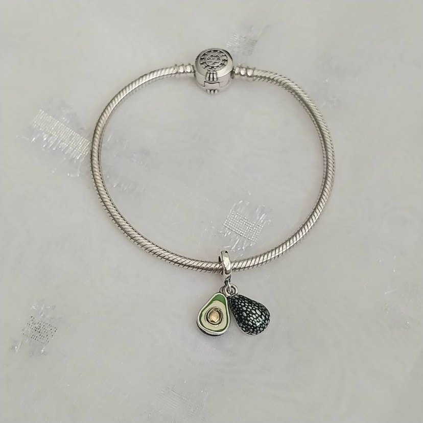 Pandora Avakado Sallantılı Charm - Görsel 2