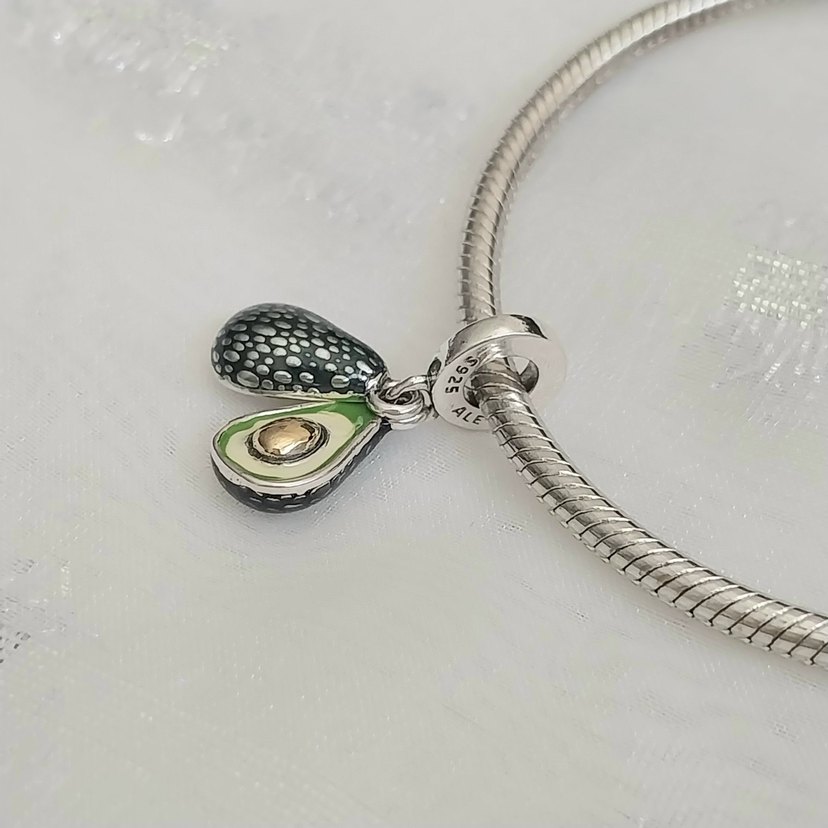 Pandora Avakado Sallantılı Charm - Görsel 3