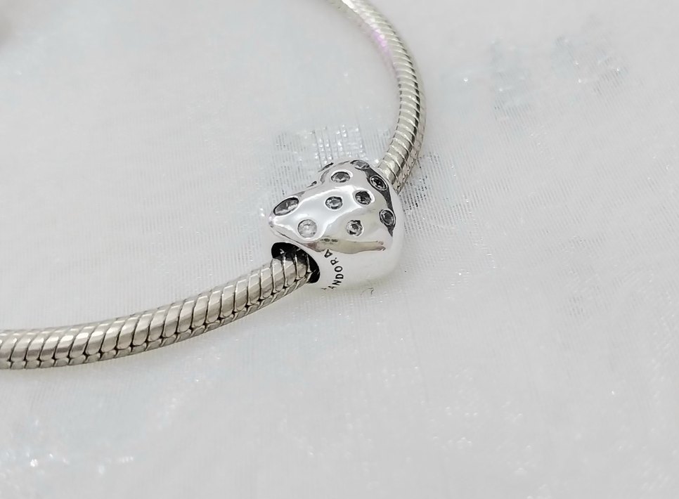 Pandora Şeffaf Taşlı Kalp Charm - Görsel 3