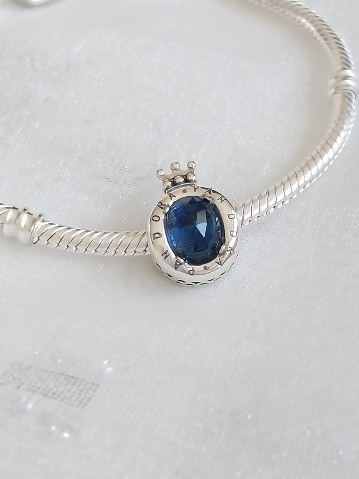 Pandora Mavi Taşlı O Taç Charm - Görsel 3