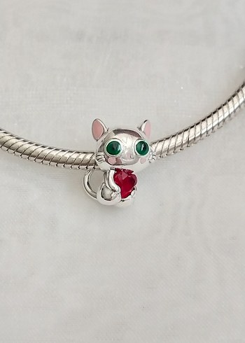 Pandora Kırmızı Kalpli Kedi Charm