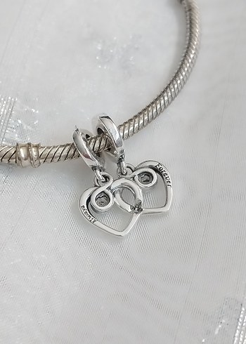 Pandora Sonsuza Kadar ve Her Zaman Ayrılabilir Sallantılı Charm