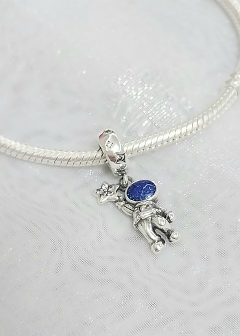 Pandora Uzaydaki Astronot Charm