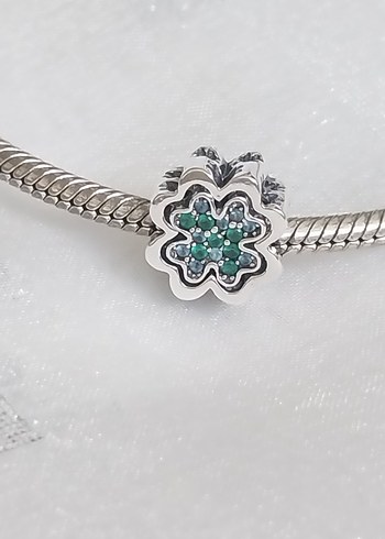 Pandora Ayrılabilir Dört Yapraklı Yonca Charm