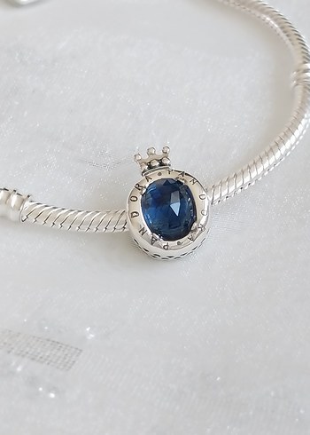 Beden Pandora Mavi Taşlı O Taç Charm