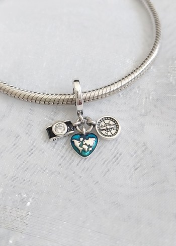 Pandora Kamera Kalp Pusula Üçlü Sallantılı Charm