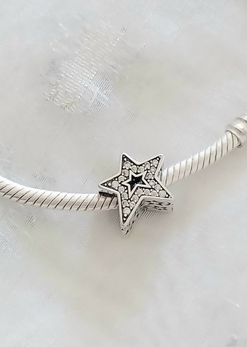 Pandora Asimetrik Yıldız Charm