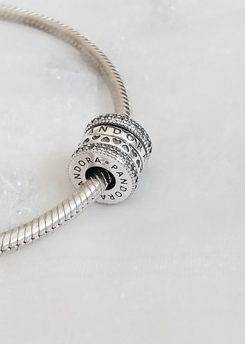 Pandora Logolu Kalpli Şeffaf Taşlı Charm