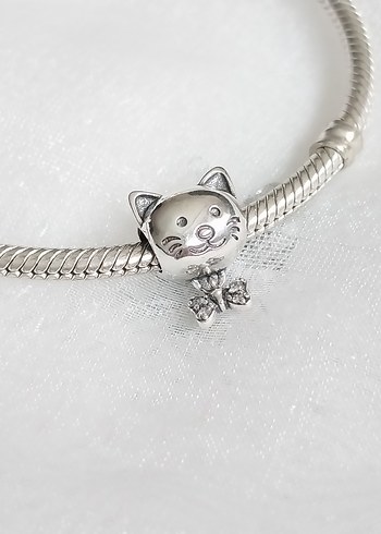 Beden gri Renk Pandora Papyonlu Kedi Charm
