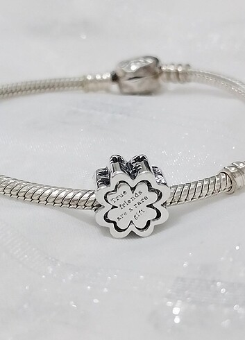 Pandora Ayrılabilir Dört Yapraklı Yonca Charm
