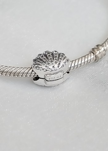 Beden Pandora Şeffaf Taşlı İstiridye Kabuğu Charm