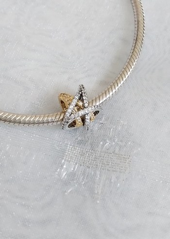 Beden Pandora Işıltılı Çapraz Yıldız Charm
