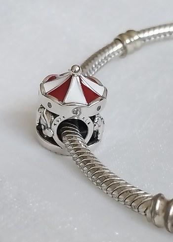 Beden Pandora Atlıkarınca Charm