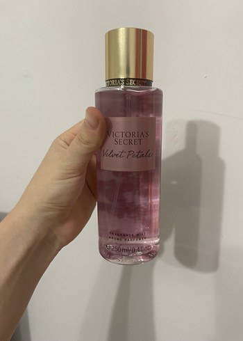 Victoria's Secret Velvet Petals Kadın Parfümü