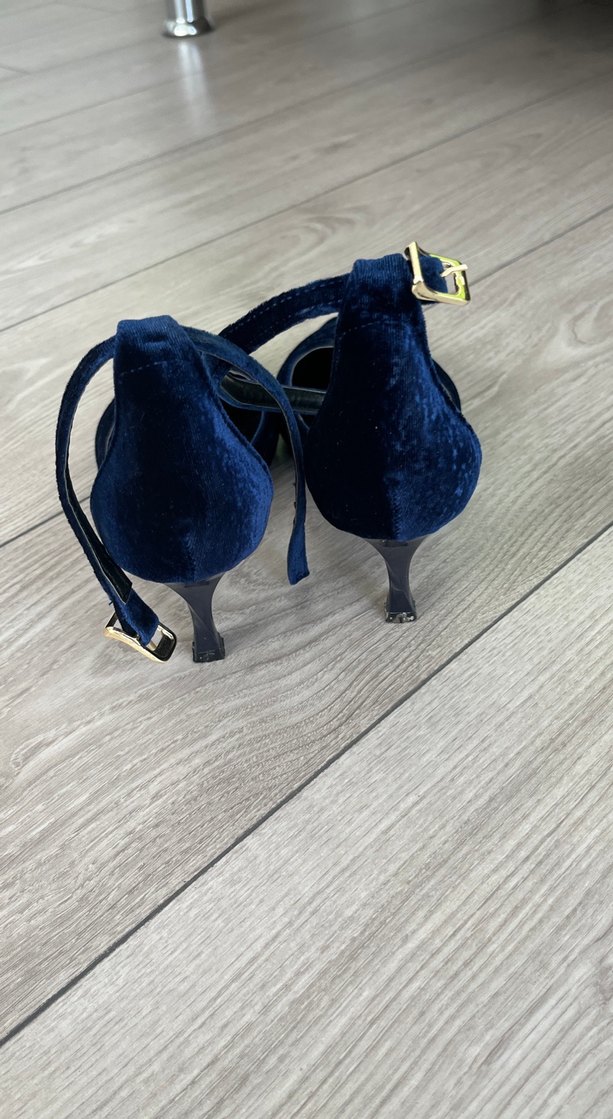 Klasik Lacivert Süet Topuklu Kadın Ayakkabı - Görsel 3