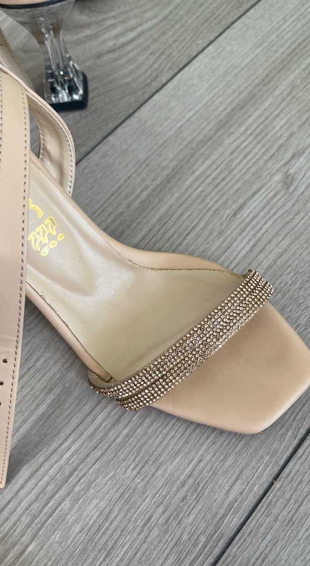 Bej Parlak Yılan Desenli Tokalı Topuklu Kadın Ayakkabı - Görsel 5