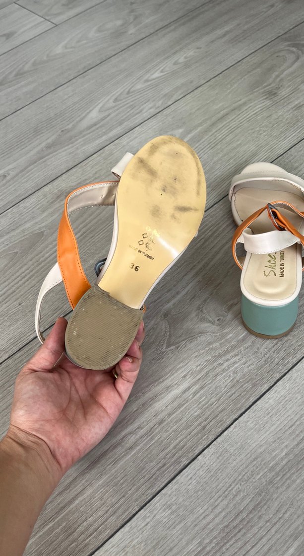 Bej ve Turuncu Tokalı Topuklu Kadın Sandalet - Görsel 4